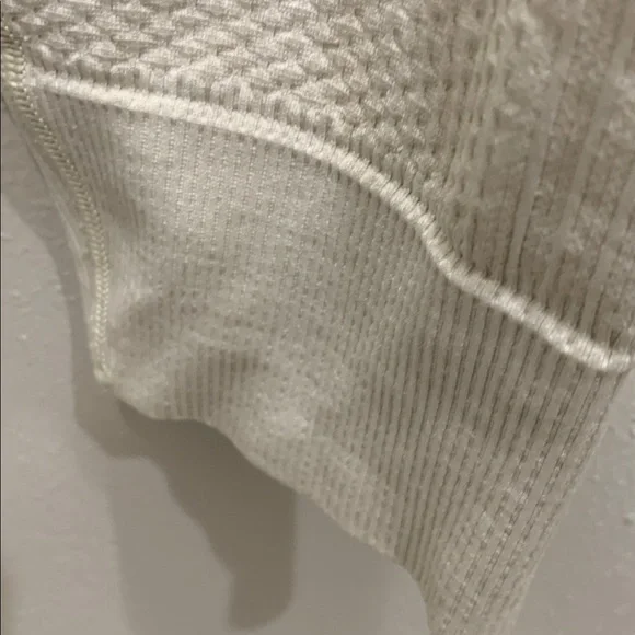 Lululemon Engineered Warmth Jogger. Size: 8 - Picture 13 of 17